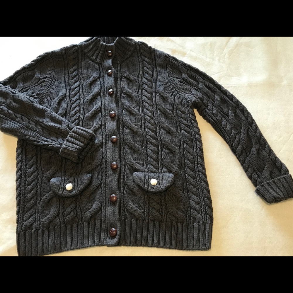 NWOT LAND’S END 💯% Cotton Cable Knit Sweater!